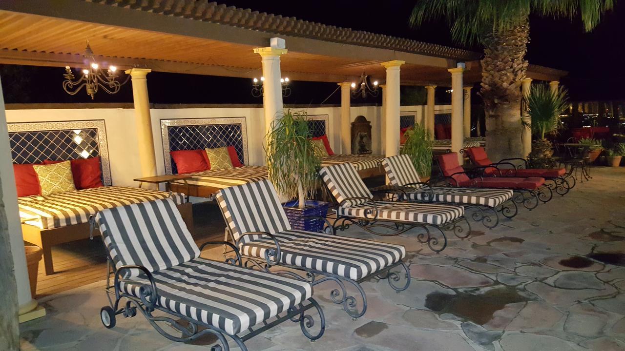 Tuscan Springs Hotel & Spa Desert Hot Springs Exterior foto